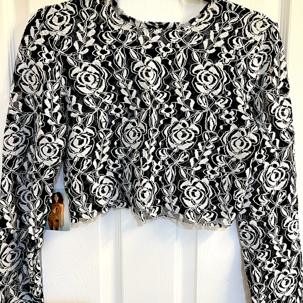LAURA VIVIAN LOS ANGELES Black/white Lace Crop Top